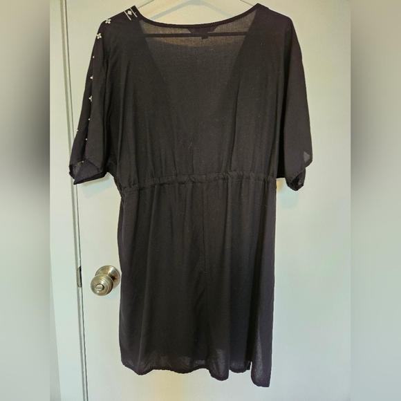 Urban Lux Embroidered Caftan - Picture 7 of 7